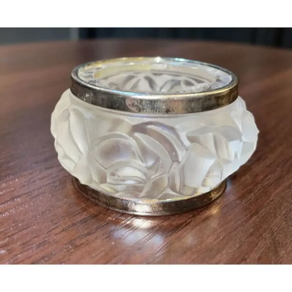 WILLIAM ADAMS CRYSTAL FROSTED ROSE NAPKIN‎ RING